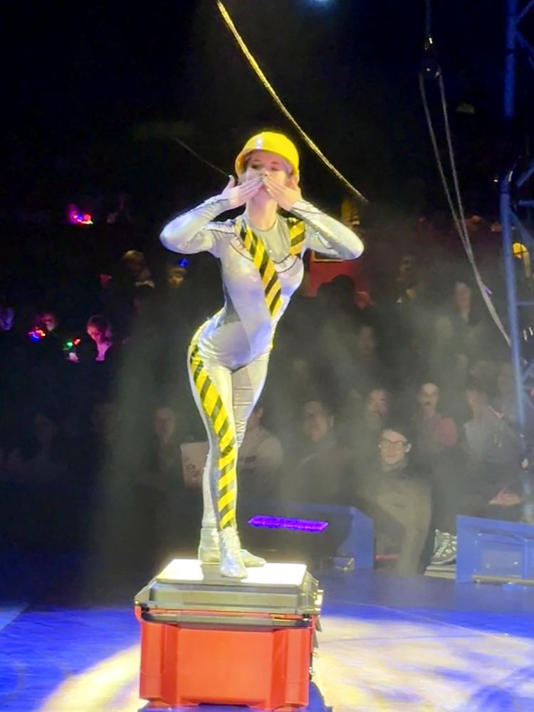 Big Apple Circus: Hometown Playground: photo 5. Costume design by Cynthia Nordstrom