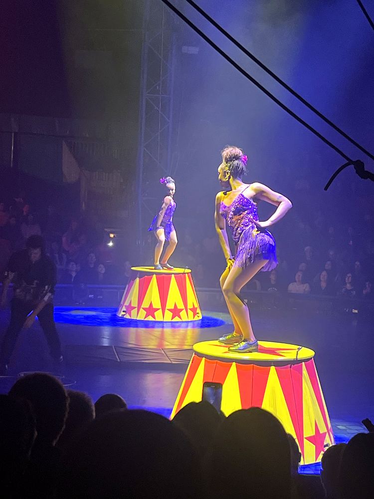 Big Apple Circus: Hometown Playground: photo 6. Costume design by Cynthia Nordstrom