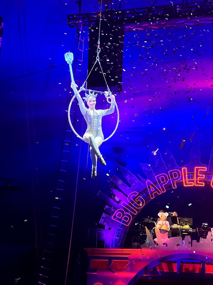 Big Apple Circus: Hometown Playground: photo 10. Costume design by Cynthia Nordstrom