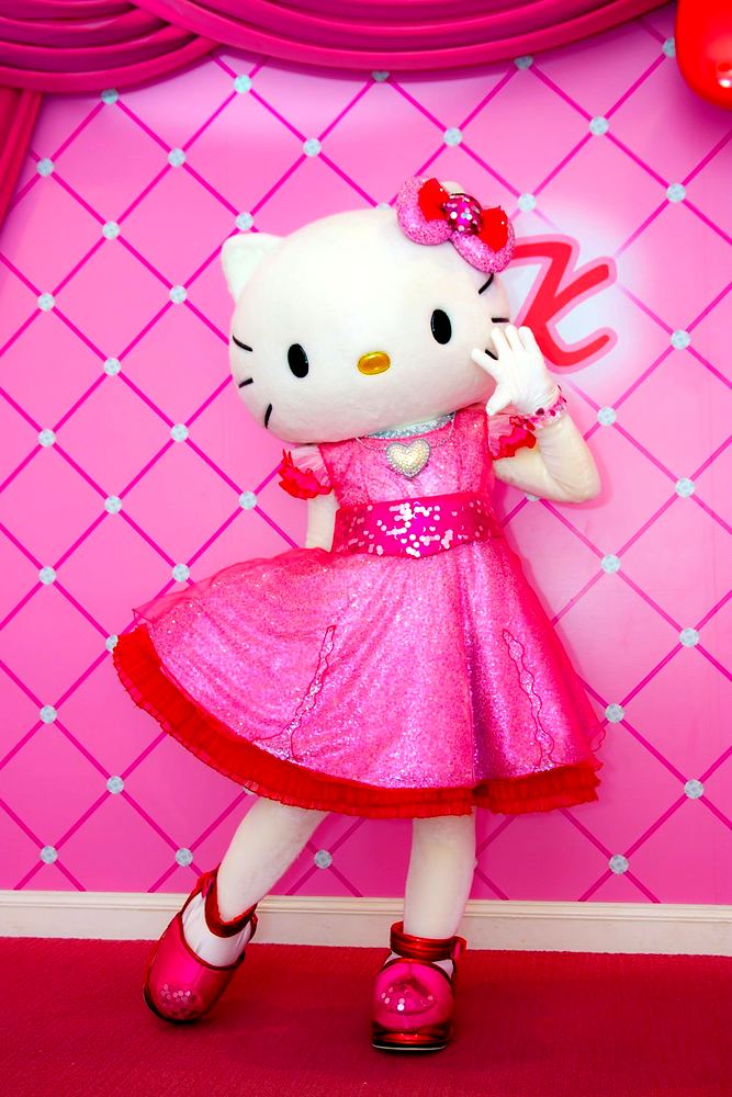 Hello Kitty’s Wonderland: USJ: photo 1. Costume design by Cynthia Nordstrom