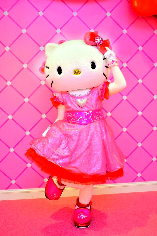 Hello Kitty’s Wonderland: USJ: photo 2. Costume design by Cynthia Nordstrom