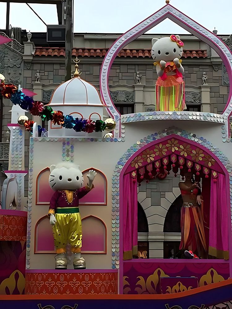 Hello Kitty characters in Indian-inspired looks on a palace float, USJ anniversary shows. Costume design by Cynthia Nordstrom