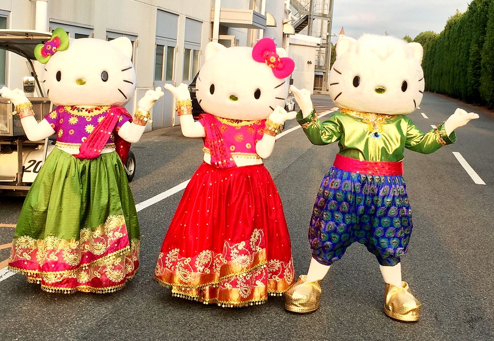 Hello Kitty, Mimmy and Dear Daniel in Indian-inspired sari and tunic looks, USJ anniversary shows. Costume design by Cynthia Nordstrom